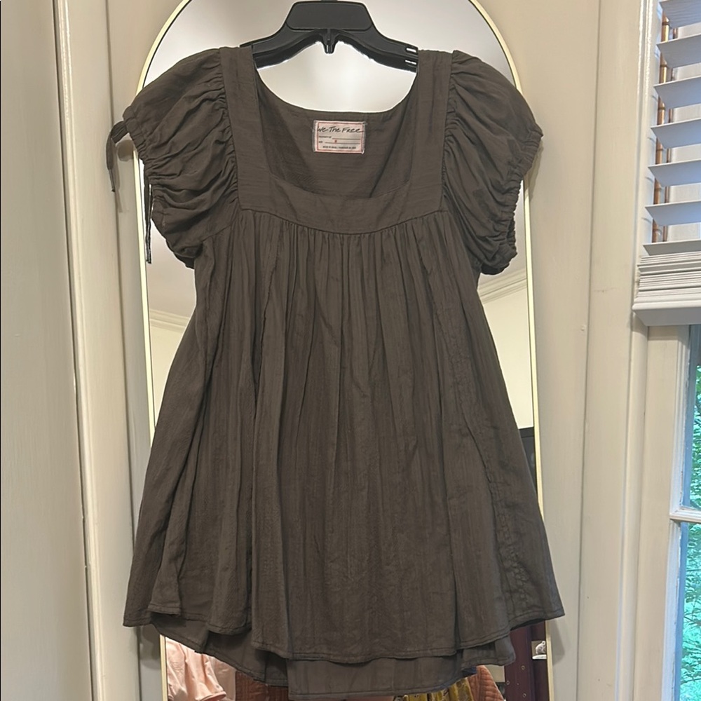 Free People Gray Puff Sleeve Blouse with Ruffled Style
